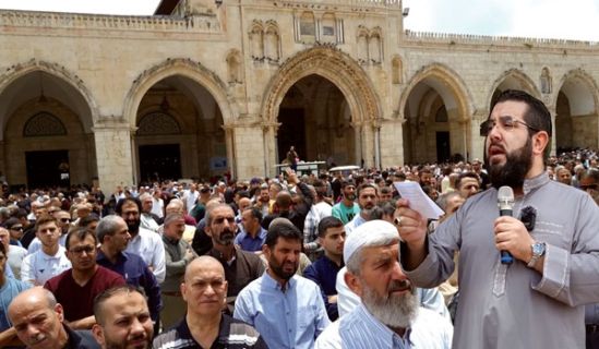 من قلب المسجد الأقصى المبارك  حزب التحرير في الأرض المباركة  يطالب الجيوش بالدفاع عن الأقصى وحرمات الرسول ﷺ